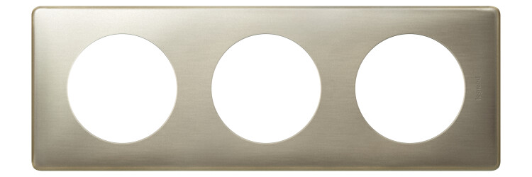 Картинка Legrand Celiane Титан Рамка 3-ая (2+2+2 мод) (068903) в интернет-магазине Форум Электро в Москве