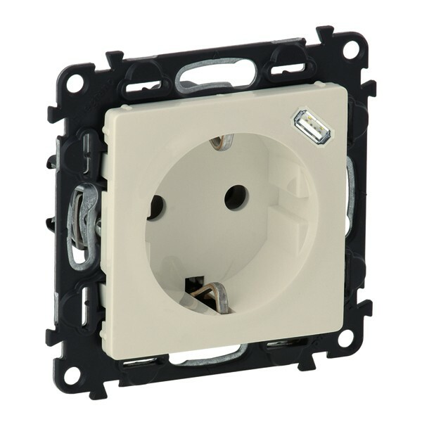Фотография Legrand Valena LIFE Сл кость Розетка комбинированная 2К+З 16А ~250В со встр зар устройством USB C 1.5А 5В с лицевой панелью (753235) в интернет-магазине Форум Электро в Москве Картинка Legrand Valena LIFE Сл кость Розетка комбинированная 2К+З 16А ~250В со встр зар устройством USB C 1.5А 5В с лицевой панелью (753235) в интернет-магазине Форум Электро в Москве
