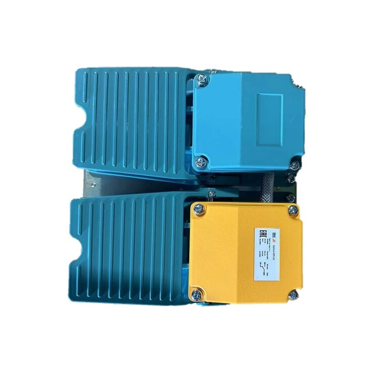 КЭАЗ Выключатель ножной OptiLiS GFS-52, 2 педали, M20 (365342) превью в интернет-магазине электрики Форум Электро в Москве