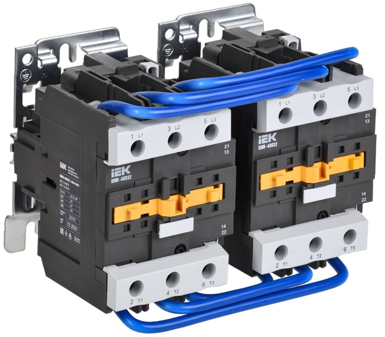 Контактор КМИ-48032 реверс 80А 230В/АС3 2НО;2НЗ IEK (KKM43-080-230-22-1) превью в интернет-магазине электрики Форум Электро в Москве