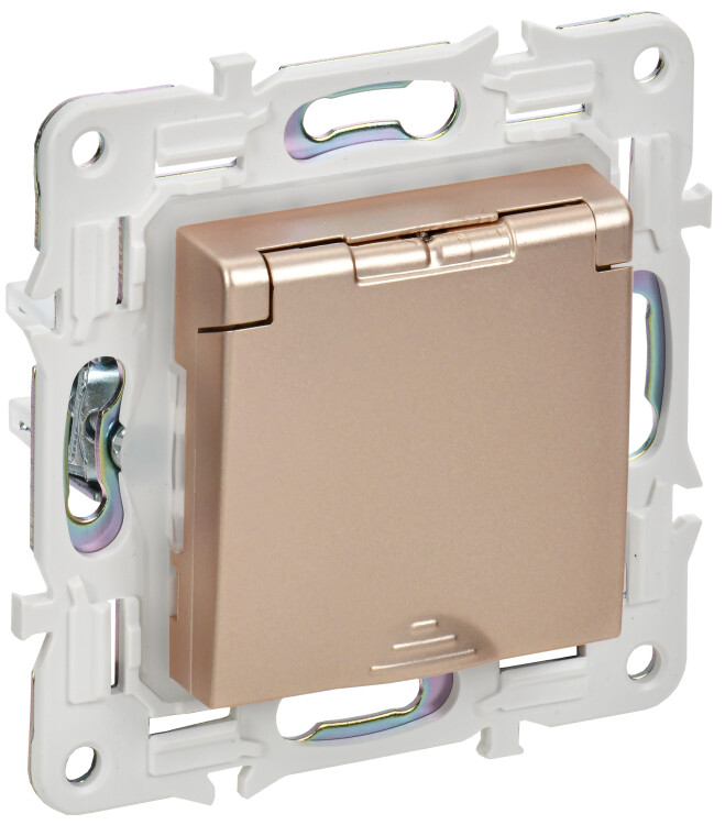 Фотография IEK SKANDY Песочный Розетка с/з с защитными шторками и крышкой 16А IP44 SK-R11Sa (SK-R16-16-44-K98) в интернет-магазине Форум Электро в Москве Картинка IEK SKANDY Песочный Розетка с/з с защитными шторками и крышкой 16А IP44 SK-R11Sa (SK-R16-16-44-K98) в интернет-магазине Форум Электро в Москве