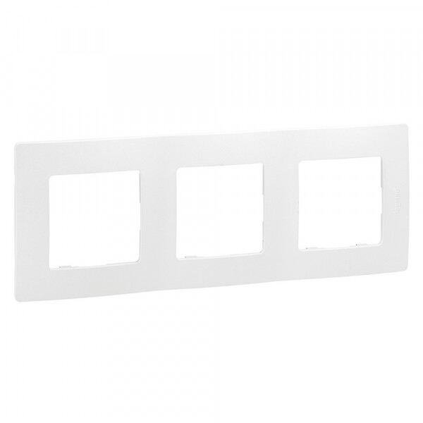 Картинка Legrand Etika Белый Рамка 3-ая (672503) в интернет-магазине Форум Электро в Москве